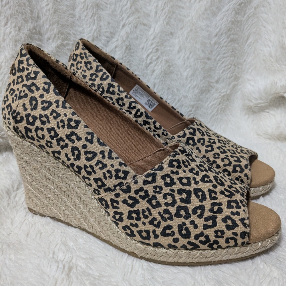Toms Tan Black Leopard Print Michelle Wedge Sandals 9 Espadrilles Peep Toe Shoes